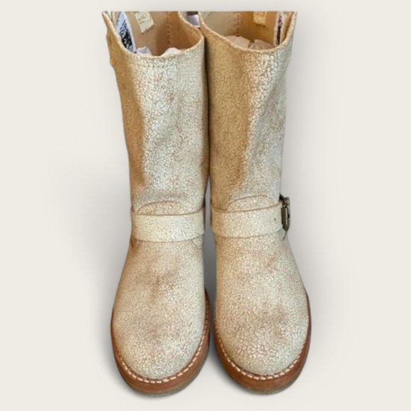 Frye Veronica Distressed Leather Short Boot - Size 6 - Picture 3 of 5